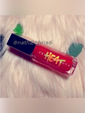 NIB Gloss Bomb HEAT Lip Luminizer + Plumper in Hot Cherry - Fenty Beauty NIB